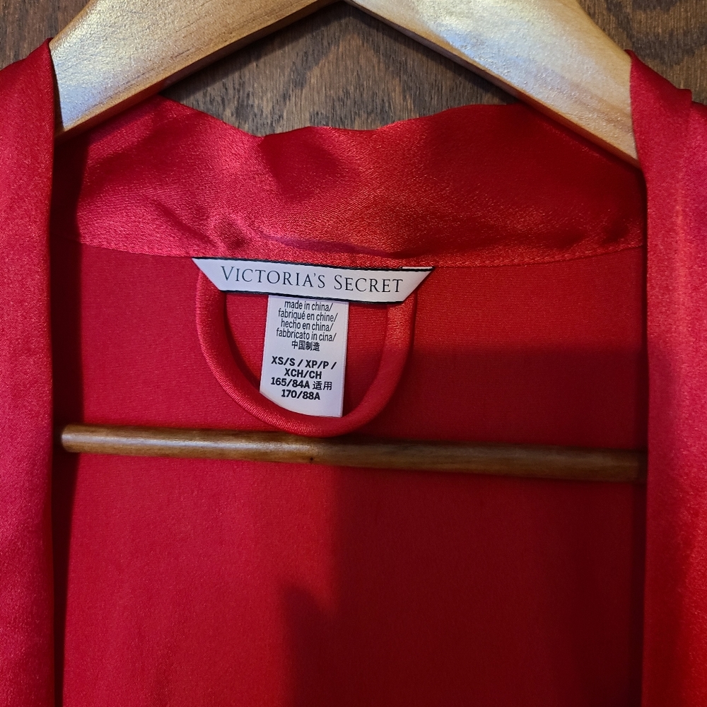 Victoria Secret Red Silk Robe - Picture 6 of 6